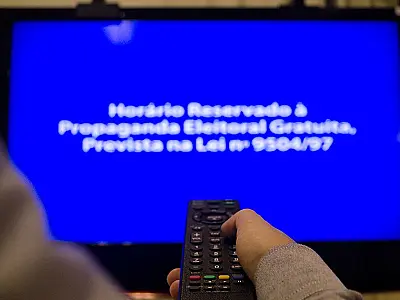Propaganda eleitoral no rádio e na TV termina nesta quinta, mas campanha segue nas ruas