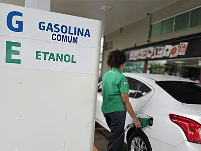 Gasolina pode ter mistura de etanol ampliada para 32%, anuncia governo