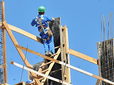 MS acumula 19,2 mil novos empregos em 2026 e construção civil lidera geração de vagas