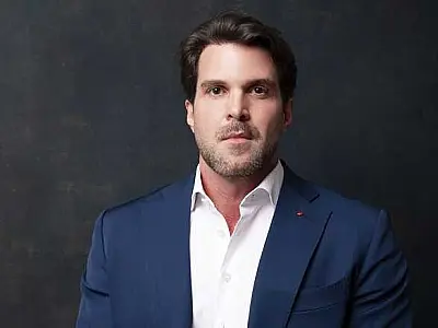 Sílvio Santos, Collor e Bolsonaro: decisões eleitorais e a construção da democracia brasileira
