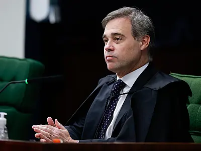 Mendonça homologa delação sobre financiamento do filme sobre Bolsonaro