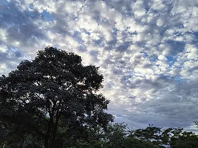 Mesmo com calorão, previsão não descarta temporal para MS nesta quinta