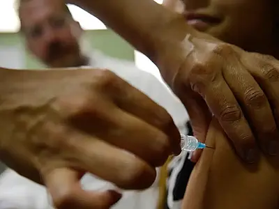 Dose contra HPV é indicada a vítimas de violência sexual a partir de 2 anos