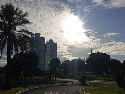 Alta pressão mantém tempo seco e faz termômetros atingirem 42°C em MS