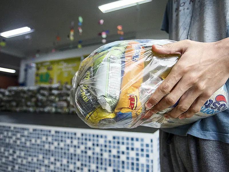 Cesta básica sobe para R$ 841 puxada pela alta da batata e tomate na Capital