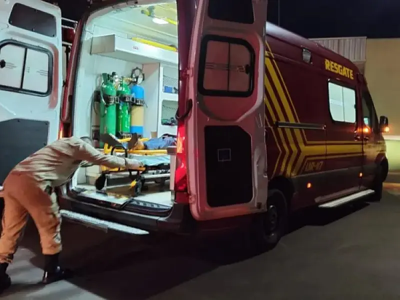 Morador de rua é atropelado e sofre laceração na perna no Jardim Nhanhá