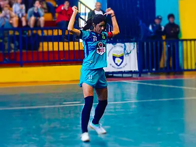 Com orgulho, FUNLEC celebra ex-aluna que conquistou espaço no futsal italiano