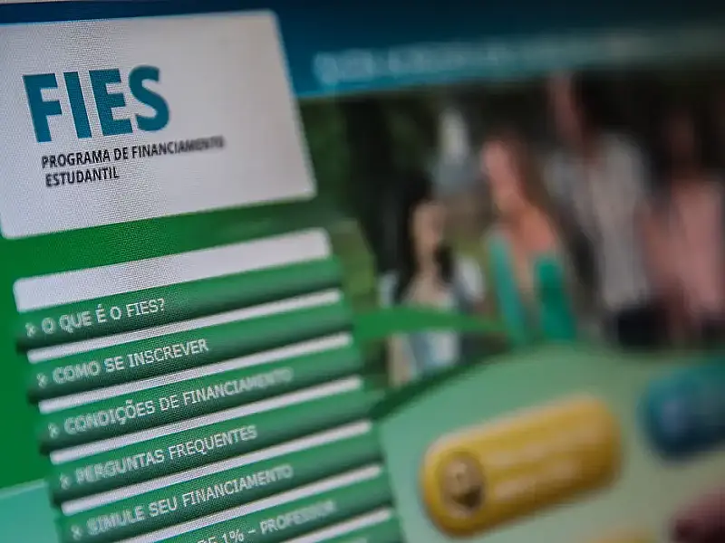 Fies: pré-selecionados têm até terça para complementar informações