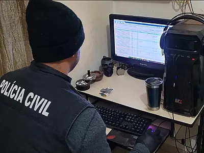Homem é preso com conteúdo pornográfico de crianças e adolescentes em Amambai