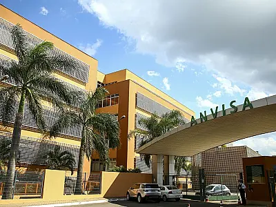 Anvisa proíbe suplemento irregular e suspende lotes de creatina