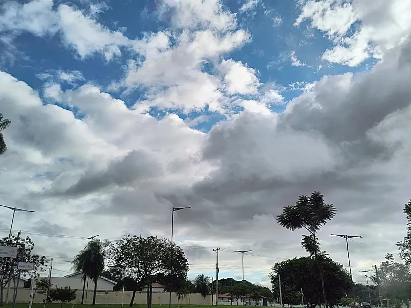 Sol predomina, mas aproximação de frente fria traz temporais para MS