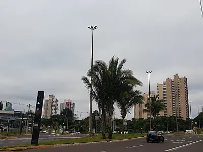 Frente fria avança e terça deve ter chuva e queda nas temperaturas em MS