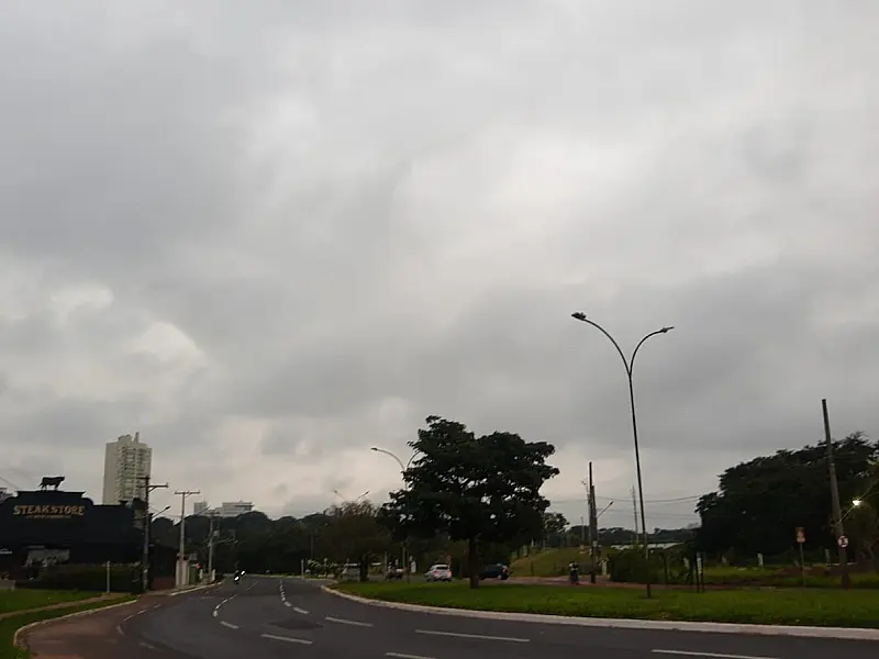 Chegada de frente fria provoca queda de temperatura e traz chuva para MS