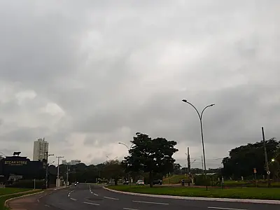 Chegada de frente fria provoca queda de temperatura e traz chuva para MS
