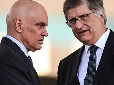 PGR pede anulação de investigação sobre conversas de Moraes e Vorcaro