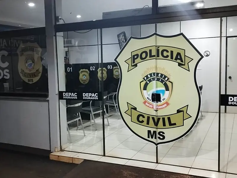 Mulher trans é presa furtando cervejas de conveniência em Dourados