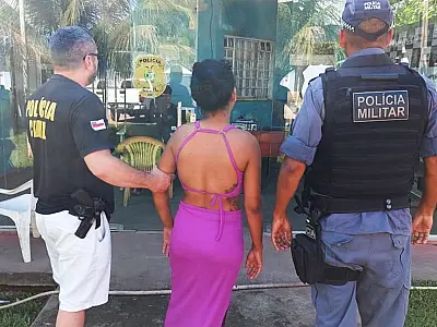 Mulher é presa por embebedar e estuprar adolescente de 13 anos