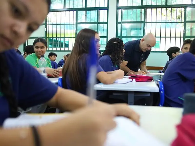 SED barra comércio ambulante e reforça controle de estranhos nas escolas