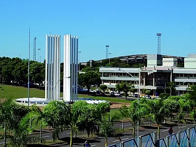 UFMS abre concurso com 42 vagas para professores e salários de até R$ 13,7 mil