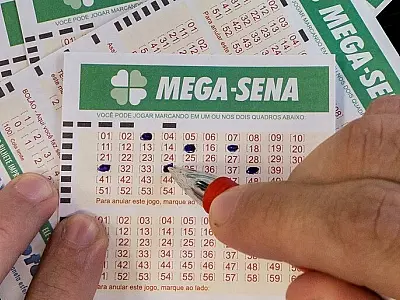 Mega Sena acumula e pode pagar R$ 100 milhões neste domingo