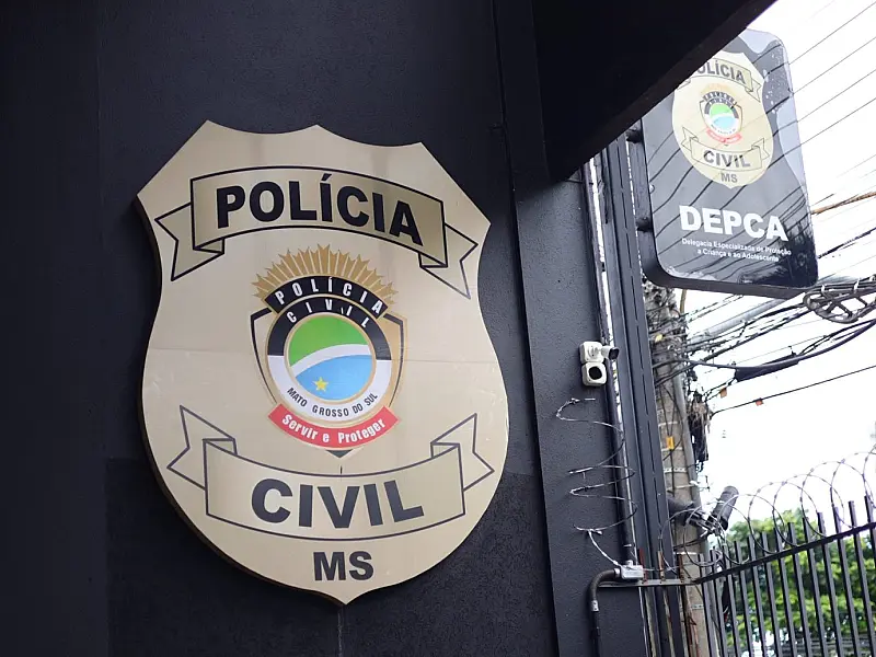 Foragido é preso após enteada denunciar abuso a diretora na Capital