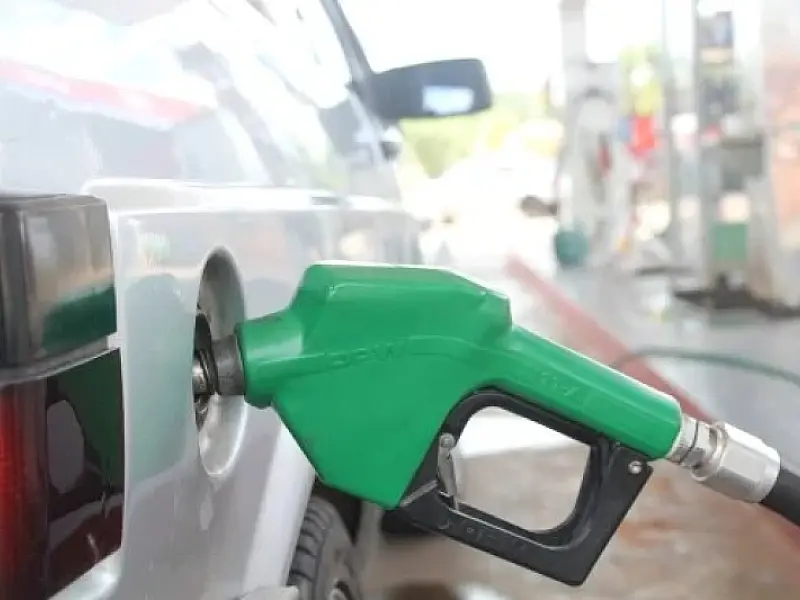 Governo adia reunião que pode aumentar etanol na gasolina para 32%