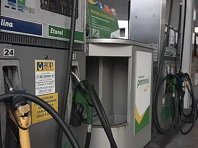 Gasolina tem preço médio de R$ 6,40 e se mantém estável em Campo Grande