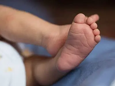 Bebê de 9 meses morre durante transferência médica para UTI de Campo Grande