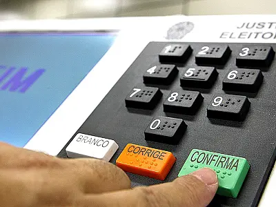 Número de eleitores de 16 a 24 anos cai 22% desde 2010 no Brasil, aponta levantamento