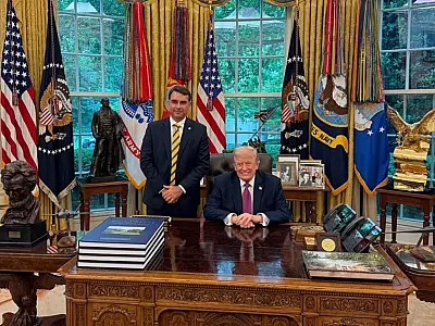 Flávio Bolsonaro muda foco de crise do Banco Master após encontro com Trump