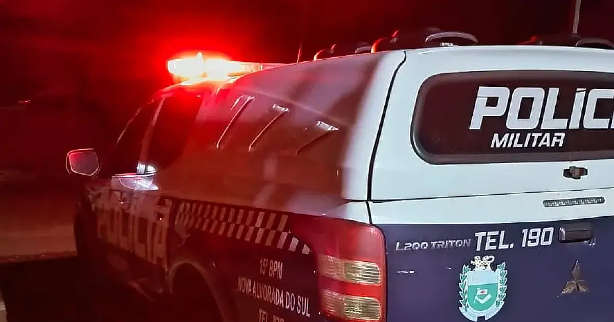 Homem de 19 anos é preso após agredir mulher e adolescente em falso tribunal do crime em Campo Grande
