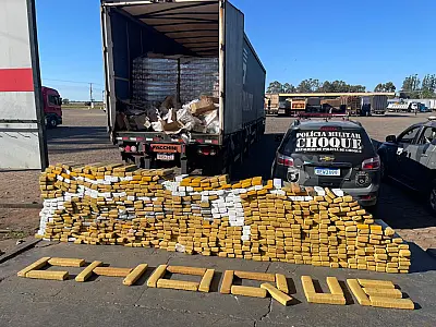 Caminhão carregado com cerveja é apreendido com mais de uma tonelada de maconha na BR-163