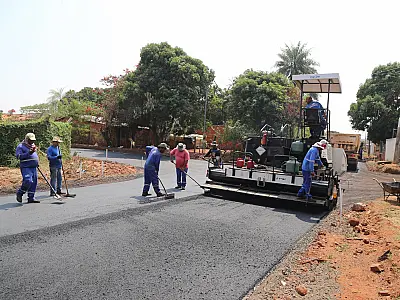Mais de R$ 39 milhões em obras de asfalto e drenagem vão atender 11 bairros da Capital