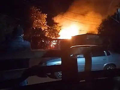 Vídeo: Incêndio atinge aldeia e mobiliza bombeiros no Noroeste