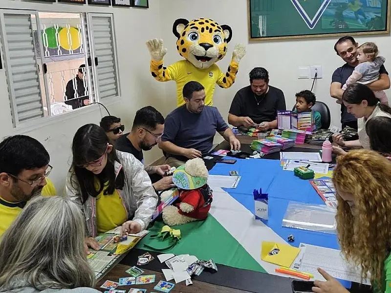 FFMS promove encontro gratuito para troca de figurinhas da Copa em Campo Grande