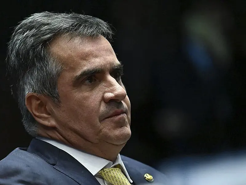 Resistência de Ciro Nogueira trava aproximação entre federação PP-União e Flávio Bolsonaro