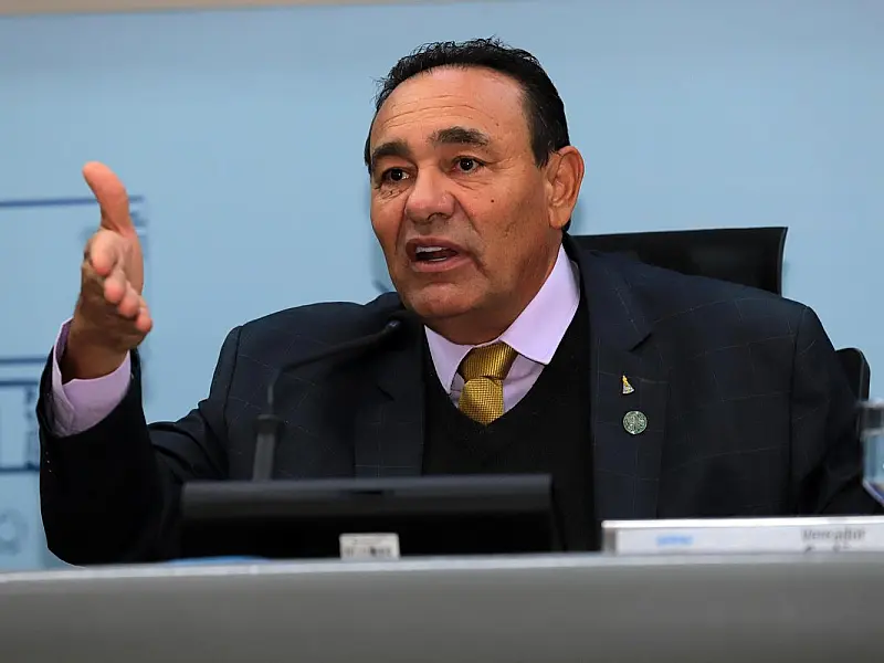 Carlão cobra estudos e transparência antes de votar áreas para casas populares