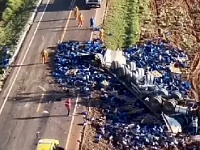 Carreta capota e deixa uma pessoa morta na MS-377 entre Água Clara e Inocência