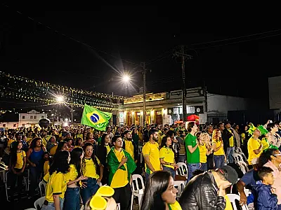 Estreia do Brasil na Copa levou mais de 5 mil pessoas à Esplanada Ferroviária na Capital