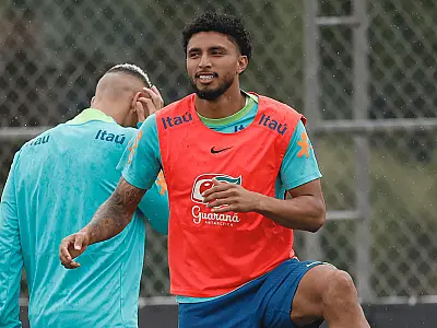 Após convocação para a Copa, treinador relembra início de Éderson em instituto da Capital