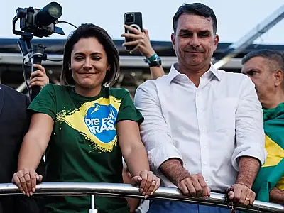 Até quando? Michelle e Flávio jogam 'panos quentes', mas tensão na família Bolsonaro pode continuar