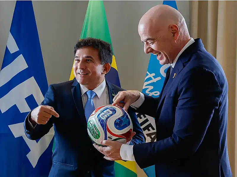 Ministro do Esporte entrega marco regulatório da Copa Feminina à Fifa