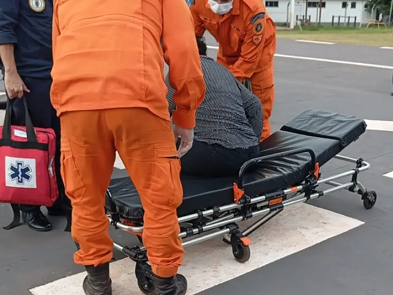 Idosa com suspeita de infarto é resgatada de helicóptero em fazenda no Pantanal