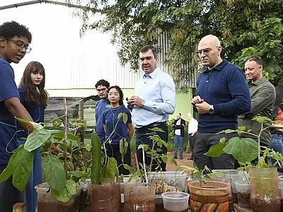 Com investimento de R$ 9,3 milhões, escola é entregue com laboratórios e horta na Capital