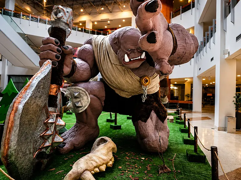Criaturas gigantes de RPG e cinema invadem shopping de Campo Grande