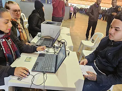 Funsat oferece 904 vagas de emprego e leva atendimento itinerante ao Centro Pop nesta sexta
