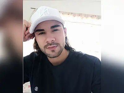 Jovem bateu no meio-fio antes de morrer ao colidir contra árvore no Pioneiros