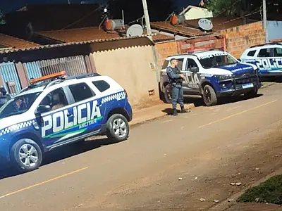 Criança fica sozinha após mãe e padrasto saírem 'pra comprar pizza' na Capital