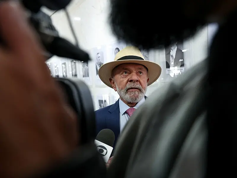 Lula veta proposta que previa jornada de até 44 horas para jovens