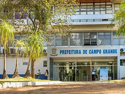 Juiz manda prefeitura fazer cirurgia de coluna em paciente e ameaça sequestrar valores
